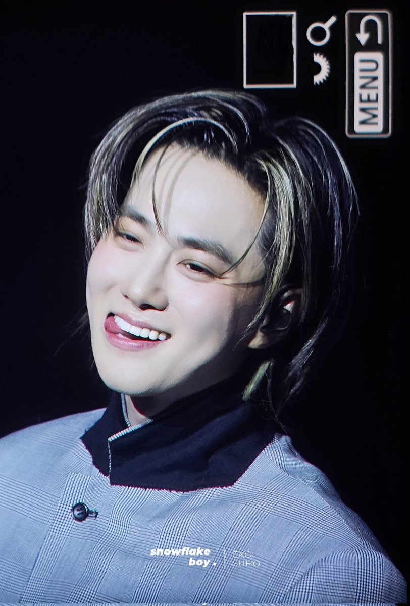 snowflake_boy's tweet photo. 240526 SU:HOME 수호 콘서트

나 이 락스타가 너무 조ㅌㅏ···🥹🫶🏻🎸

#면토끼_집들이_2일차
#수호 #SUHO #준면 #김준면 #スホ #金俊勉 
@weareoneEXO https://t.co/OWRzNEB1YV