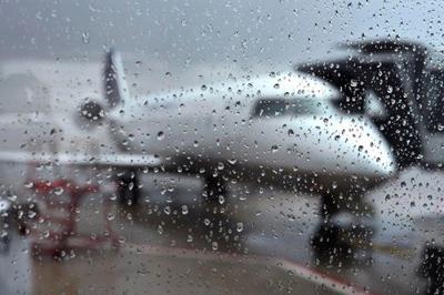 mrob28's tweet photo. Traveling during severe weather can be nerve-wracking, as travel delays and safety risks may occur. Here's guidance on how to handle weather situations for safer travels. https://t.co/iWoffvrOPw https://t.co/jyzTQ5RTi0