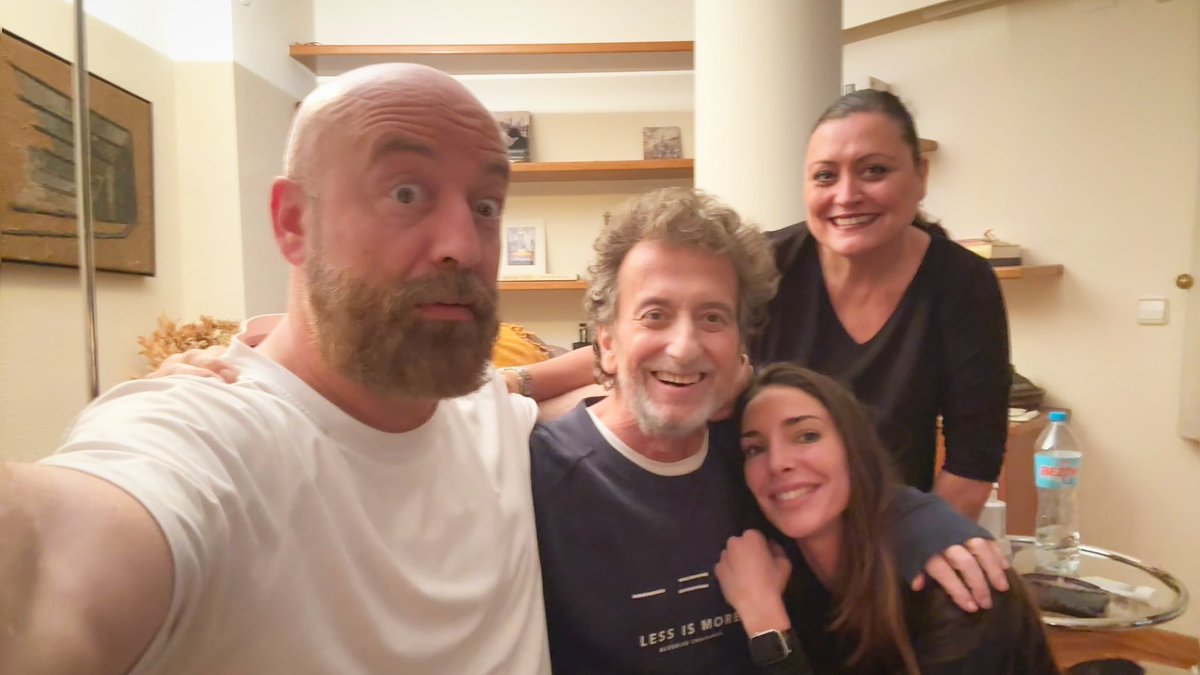 Adiós, querido Javier. Adiós, amigo del alma. Pocos han querido a la comedia y a los comediantes como tú, Javier Alastrúe. ¡Ahora sí que nos dejas huérfanos de Ópera!