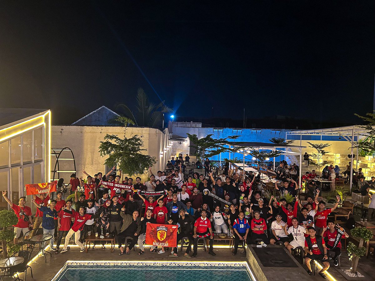 4rifgunawan's tweet photo. @ManUtd_ID @PorosHalangID @dryuangga @HildanEfendi10 @otonkcezz @your_icecube Dari United Indonesia Makassar. https://t.co/Mzq7t94ugn