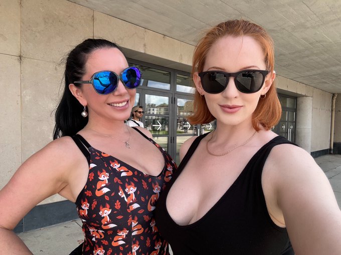 @DominaSnow and I saw @CercleMusic live in Paris. Loved vibing to The Blessed Madonna&rsquo;s set. 🖤 https://t<a class="tags" href="/tag/dominasnow">@dominasnow</a><a class="tags" target="_blank" title="On Twitter" href="/?out=eyJ0eXAiOiJKV1QiLCJhbGciOiJIUzUxMiJ9.eyJpYXQiOjE3MjEzODE1MTYsImlzcyI6InR3cG9ybnN0YXJzLmNvbSIsIm5iZiI6MTcyMTM4MTUxNiwiZXhwIjoxNzUyOTE3NTE2LCJyZWRpcmVjdF91cmwiOiJodHRwczovL3R3aXR0ZXIuY29tL0NlcmNsZU11c2ljIn0.dyI6JKai0PnfoLNJvDo-B615q-jIYM_cbKBtrLQxGb1pJRZKBGW5hiHoTuJ1Y08vgxOnuJsUOPcheGwFdwdVyg">@CercleMusic</a>