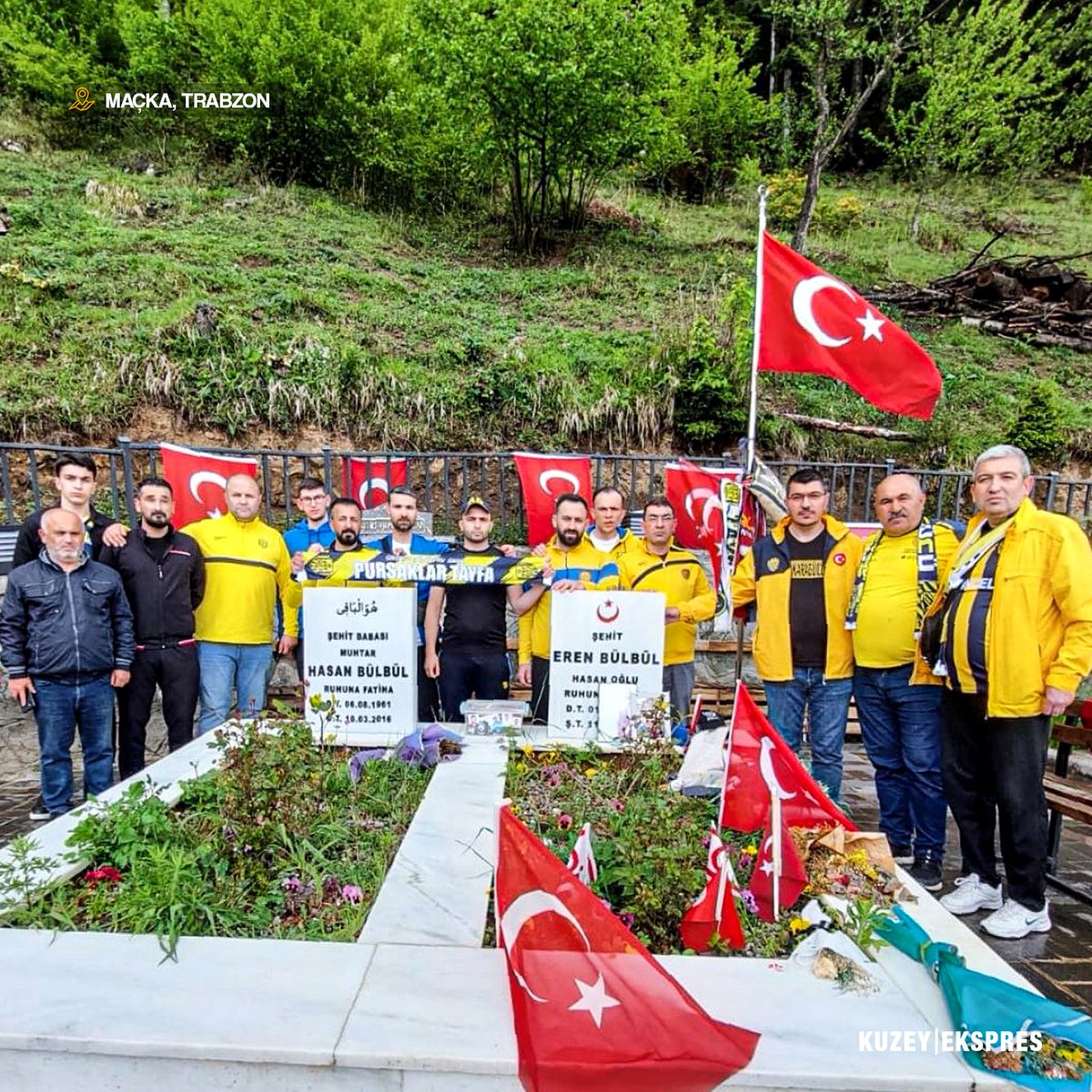 Trabzonspor-Ankaragücü maçı için Trabzon'a gelen sarı-lacivertli ekibin taraftarları, akşam oynanacak karşılaşma öncesinde şehit Eren Bülbül'ün kabrini ziyaret ettiler.