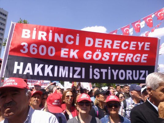 <a href="/GuleferyZ30588/">güleferyıldız</a> <a href="/herkesicinCHP/">CHP 🇹🇷</a> <a href="/_aliyalcin_/">Ali YALÇIN</a> <a href="/HBTONBUL/">HACI BAYRAM TONBUL 🇹🇷</a> <a href="/yusufyazgan37/">Yusuf YAZGAN</a> <a href="/TurkesGuney/">Türkeş Güney</a> <a href="/OnderKahveci/">Önder Kahveci</a> <a href="/BaytemirHaluk/">KENAN HALUK BAYTEMİR</a> <a href="/Kamu_Sen/">Türkiye Kamu-Sen</a> <a href="/MemurSenKonf/">Memur-Sen</a> <a href="/Sime_Sen/">DEVLET MEMURLARI SENDİKASI.</a> <a href="/BuroMemurSen_/">Büro Memur-Sen</a> <a href="/emekli_memursen/">Emekli Memur-Sen</a> Ek Göstergede Adalet İstiyoruz! 2 Seçim, 17 Ay Geçti #BirinciDereceye3600 Ek Gösterge Ne Zaman #BüyükEmekliMitingi nde Soruyoruz! <a href="/_aliyalcin_/">Ali YALÇIN</a> <a href="/HBTONBUL/">HACI BAYRAM TONBUL 🇹🇷</a> <a href="/yusufyazgan37/">Yusuf YAZGAN</a> <a href="/TurkesGuney/">Türkeş Güney</a> <a href="/OnderKahveci/">Önder Kahveci</a> <a href="/BaytemirHaluk/">KENAN HALUK BAYTEMİR</a> <a href="/Kamu_Sen/">Türkiye Kamu-Sen</a> <a href="/MemurSenKonf/">Memur-Sen</a> <a href="/Sime_Sen/">DEVLET MEMURLARI SENDİKASI.</a> <a href="/BuroMemurSen_/">Büro Memur-Sen</a> <a href="/emekli_memursen/">Emekli Memur-Sen</a>