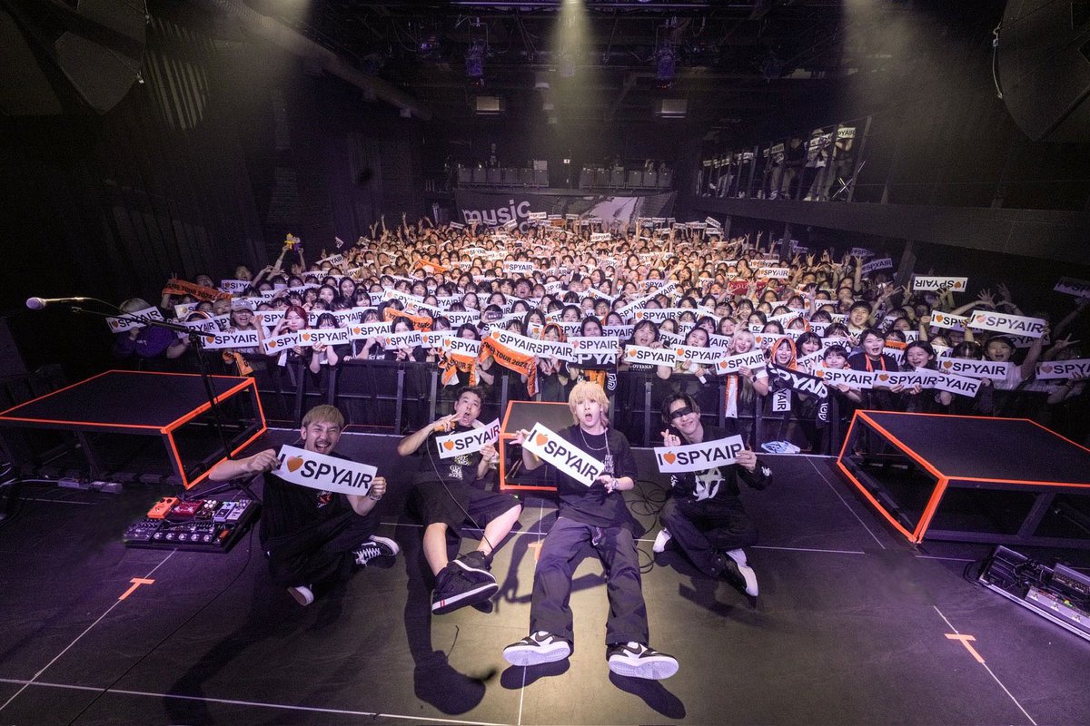 MOMIKENSPYAIR's tweet photo. 韓国Day2もチェゴでしたー！！
今日も全身がビリビリ震える声援でした！！本当にパワフル過ぎたー
今回はチケット即完で来れなかったファンもいたし、なるべく早くにもっと大きな会場で帰ってくるね🇰🇷

#SPYAIR
#オレンジツアー https://t.co/xS0VMH5avp