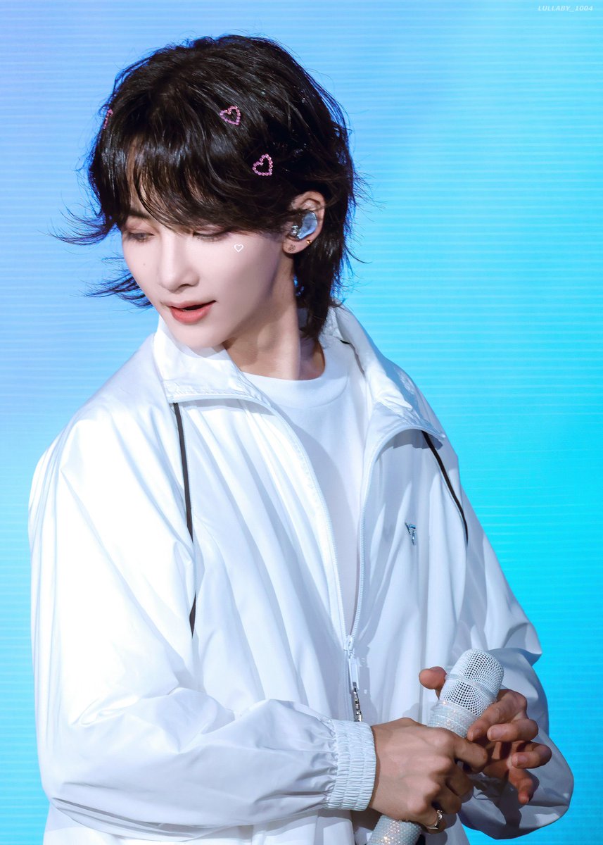 paradise_svt's tweet photo. 얼굴 미쳣나 밍구리가 안아들고 싶겟네……. https://t.co/uAOVSUZBmO