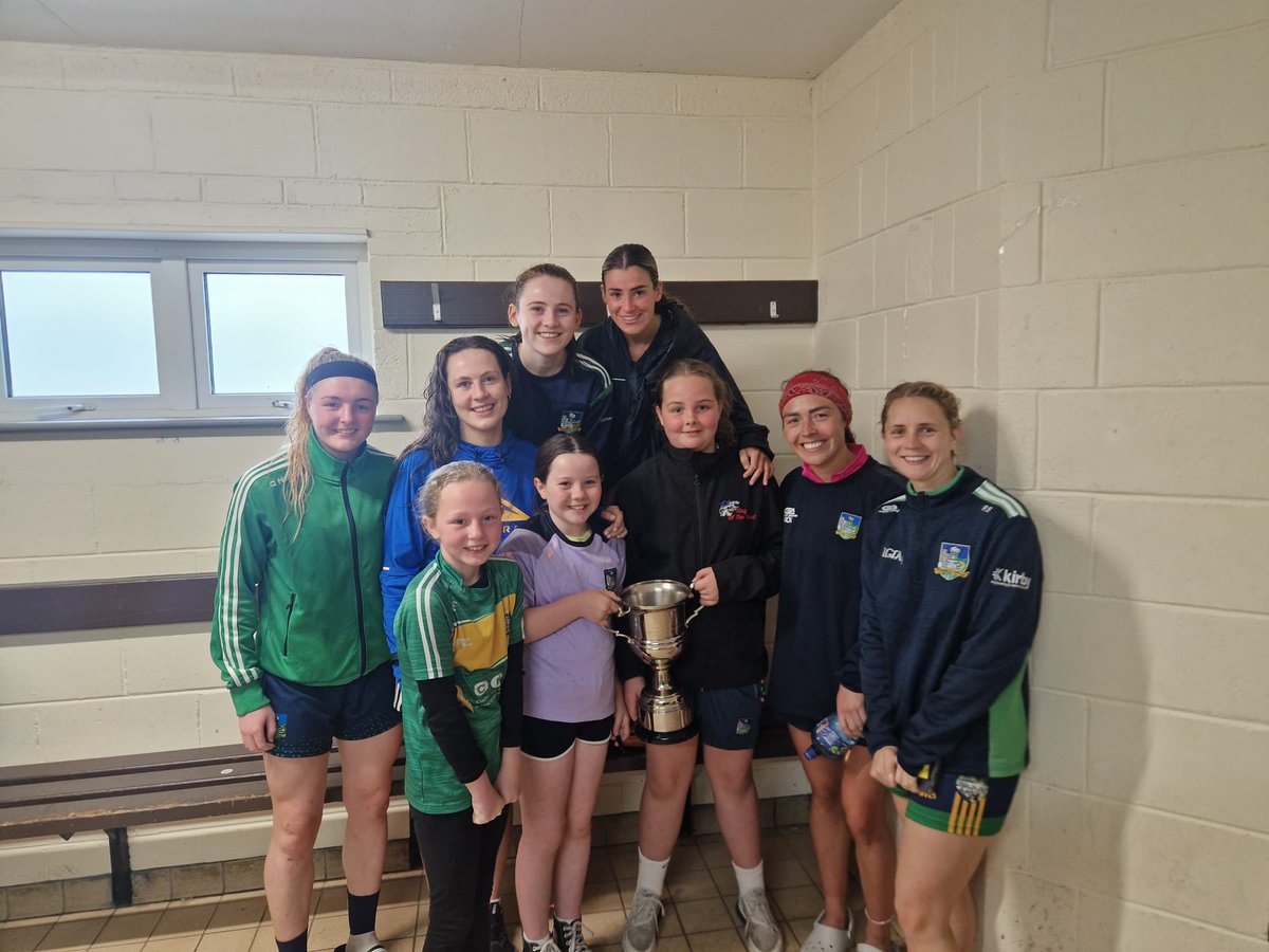 Our best supporters from Monagea LGFC who came to watch & meet the Limerick Ladies Senior Football Team training in Mick Neville Park this morning. #SeriousSupport #LGFA50