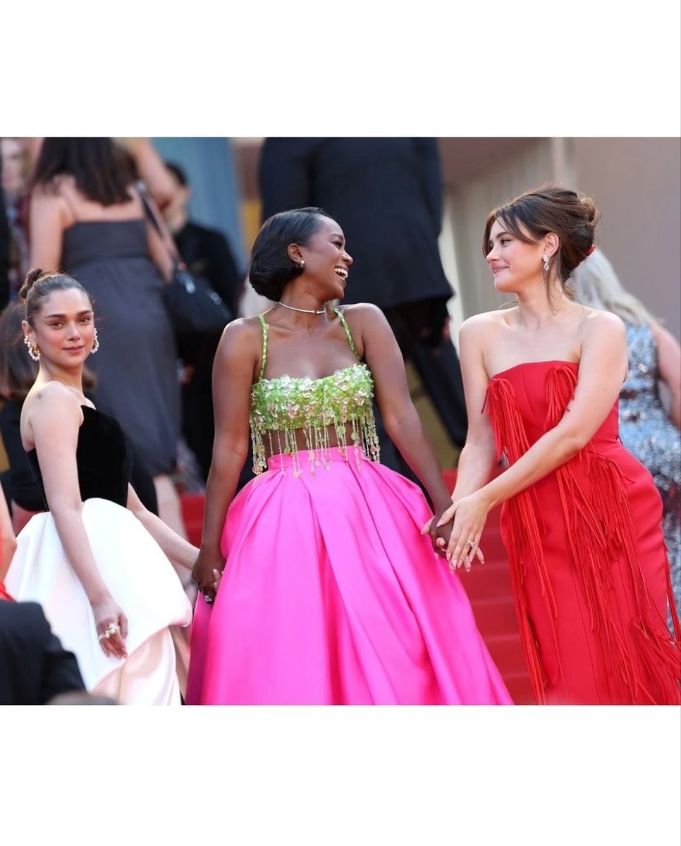 Breathtaking!🤌🏼 #AditiRaoHydari shares new pics from #Cannes2024.