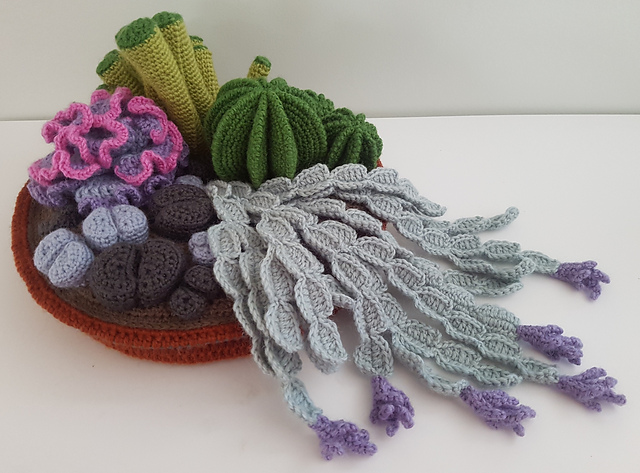 Crochet a Cactus Garden With This Free Pattern From Artefacts: 👉 buff.ly/3dEs0Vq #crochet #freepattern