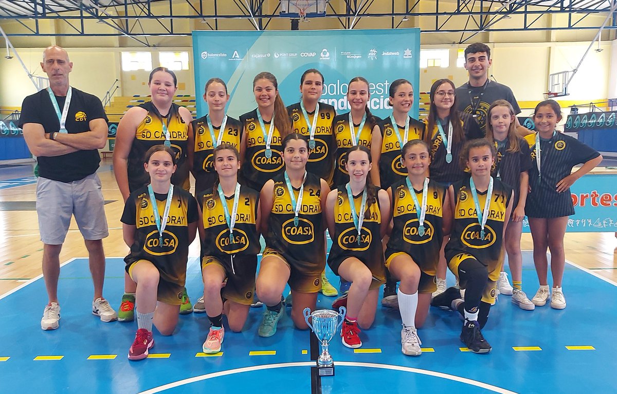 fabcadiz's tweet image. Finalizada la Final Infantil femenina Copa Andaluxia B FAB Cadiz  @SDCANDRAY 50 @CABUdeUBRIQUE 65
#FaseFinalCadiz #baloncestoandalucia
Campeonas Paco Bazan Cabu
Sucampeonas SDCandray Coasa