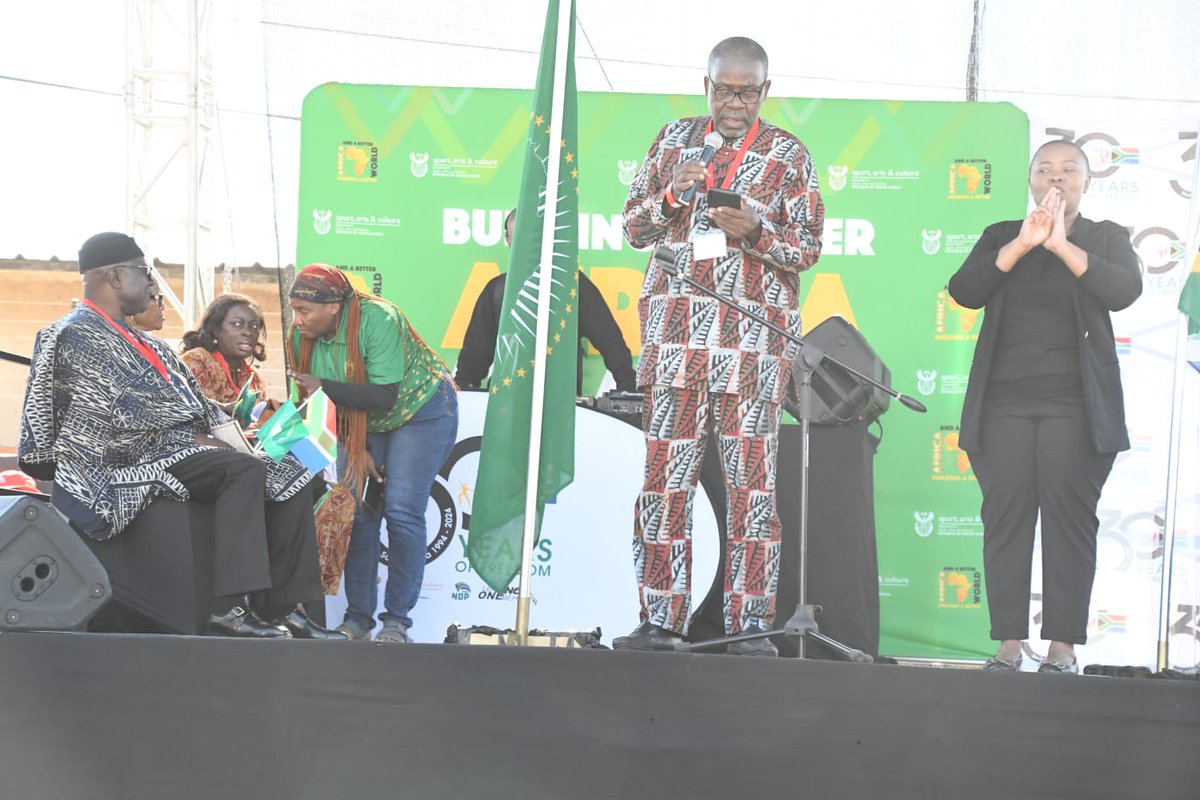 Minister Zizi Kodwa speaking during the AfricaMonth2024 Celebrations held at Vilakazi Street, in Soweto today, Sunday 26th of May. 

He encouraged people to go and look at the exhibition, go to the various restaurants to taste the African cuisine

#BetterAfricaBetterWorld