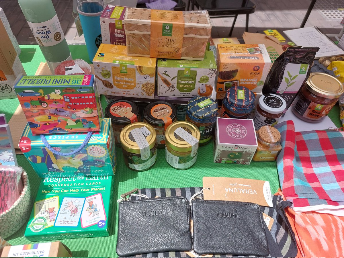 OIenMalaga's tweet photo. ¡VENTE! 🥳 hoy domingo estamos con stand en el Mercado urbano del #Soho en #Málaga 😍

Un sinfín de novedades de @ComercioJustoOI de @OxfamIntermon 💚 textil, decoración, alimentación, cosmética,... 

De 11 a 19h C/Tomás Heredia #Malaga Marcas con ❤ ¡te esperamos! https://t.co/SorDtfQl3K