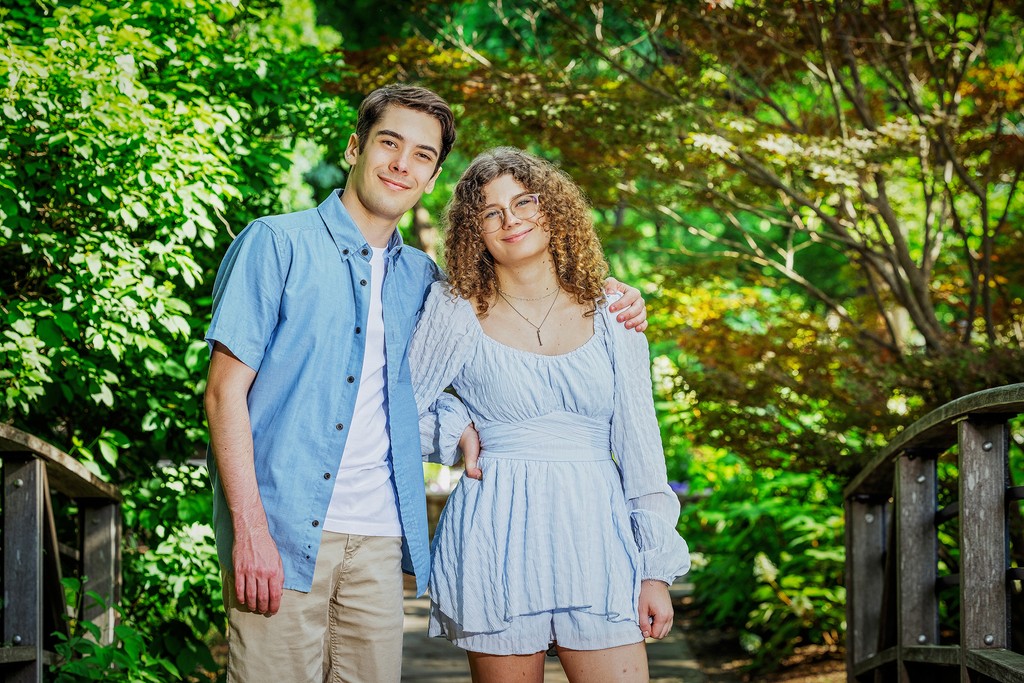 Double the trouble, double the fun! Edie and Harry's Sibling Saturday: a day filled with laughter, inside jokes, and endless love.

#SiblingSaturday #ForeverBonded #Aledophotographer #Seniorportraits #FWCamera #profoto #CanonUSA