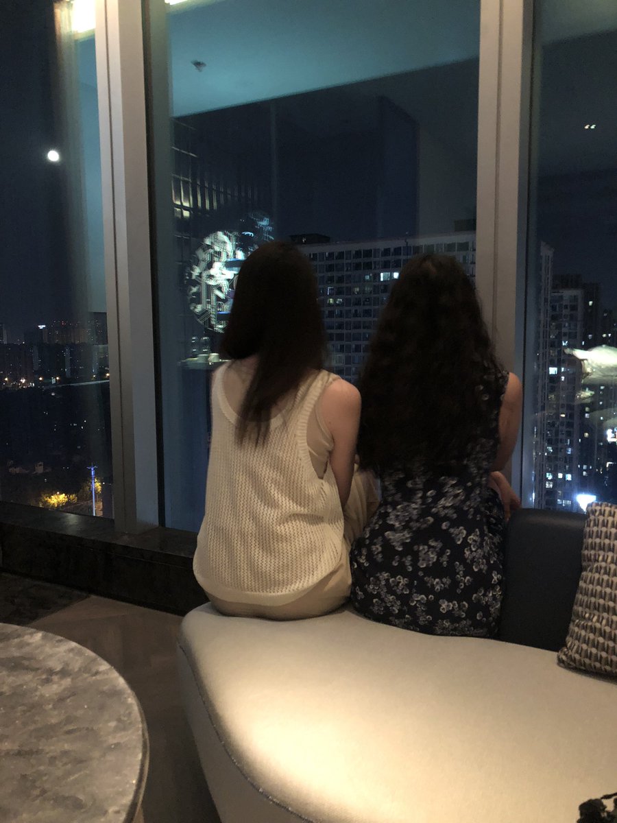 有朋自远方来，不亦乐乎？
娇羞而不自持，复亦乐乎？