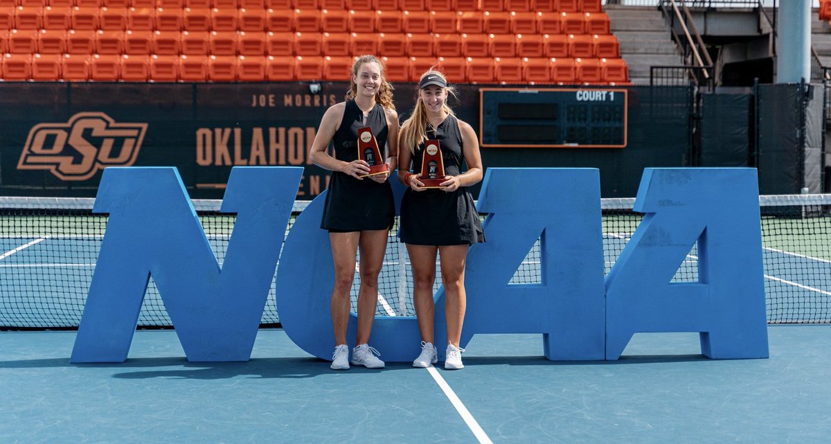 Forever etched into the history books. Forever 𝐍𝐚𝐭𝐢𝐨𝐧𝐚𝐥 𝐂𝐡𝐚𝐦𝐩𝐢𝐨𝐧𝐬. 🏆🏆 #GoDawgs