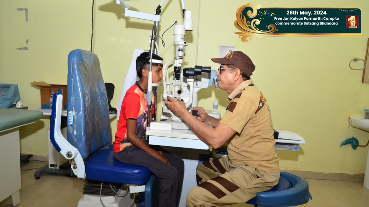 DSSNewsUpdates's tweet photo. To commemorate the sacred event of Satsang Bhandara, a free medical camp was organized by Dera Sacha Sauda. This initiative, inspired by the compassionate teachings of Revered Saint Dr. MSG, provided essential healthcare services to individuals from all walks of life. The camp offered a range of medical services including general check-ups, specialist consultations, and free medications, ensuring that everyone had access to quality healthcare. #SatsangBhandara #SaintDrMSG #DeraSachaSauda