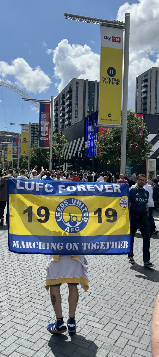 henrywinter's tweet image. Is there anyone left in Leeds?