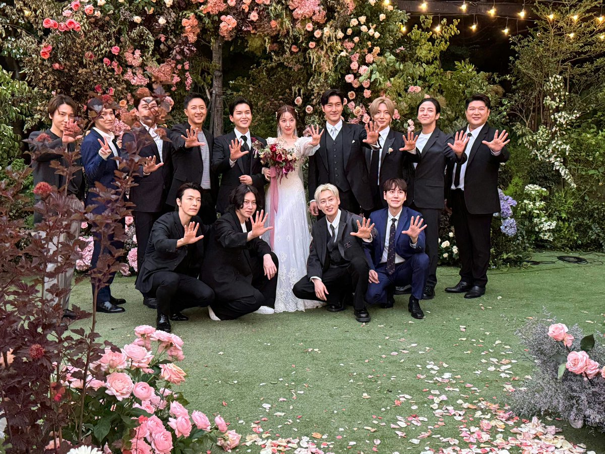 13anana_ME's tweet image. ภาพนี้ใช้เวลาตั้ง 15 ปี 

จาก 2009 มาจนถึง 2024 ก็ครึ่งชีวิตเราพอดีเลยนะเว้ย แกอะ 😭😭😭😭