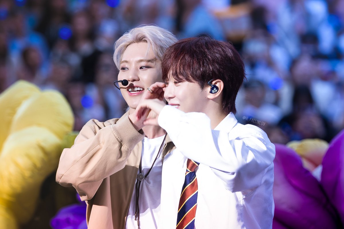 H_fallinluv's tweet photo. 세븐틴과 함께한 모든 시간 즐거웠고 행복했다🥰
호시 승관아 9주년까지 달려오느라 고생 많았고 너무 축하해 90주년 900주년까지 건강하게 함께하자🩷🩵
#세븐틴과_함께한청춘_벌써_9주년
#SVT_Shinin9_Diamonds
#호시 #HOSHI #승관 #SEUNGKWAN https://t.co/eYxor6iwQv