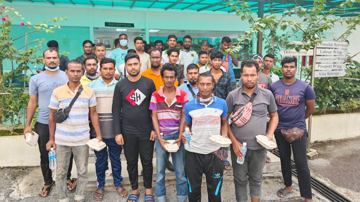 মালয়েশিয়ায় কাজ করেও বেতন নেই, অনাহারে ৩৬ বাংলাদেশি কর্মী