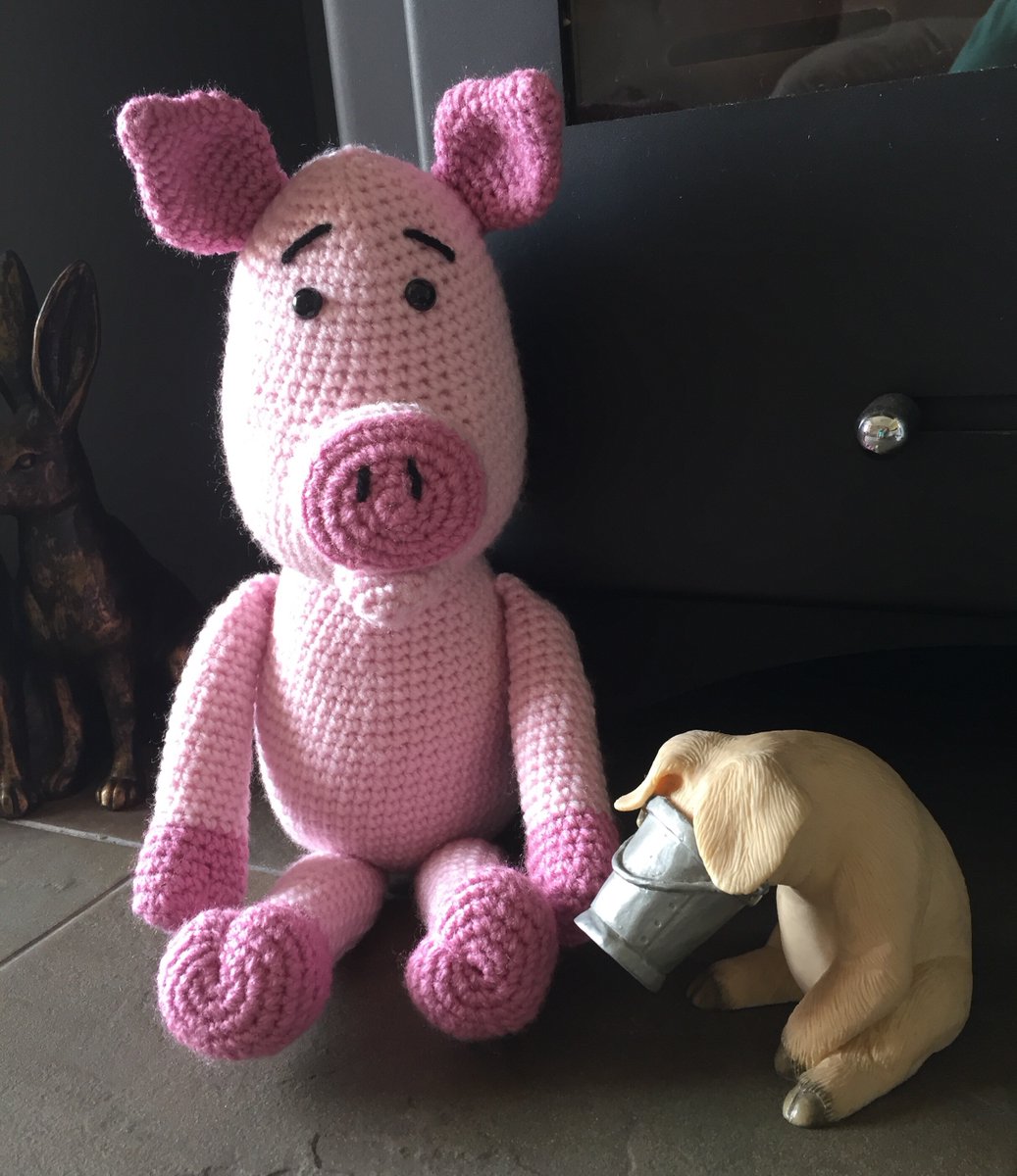 This little piggy is going to market & wants a home! Save his bacon! bitzas.etsy.com/listing/520640… #firsttmaster #TweetUK #MHHSBD