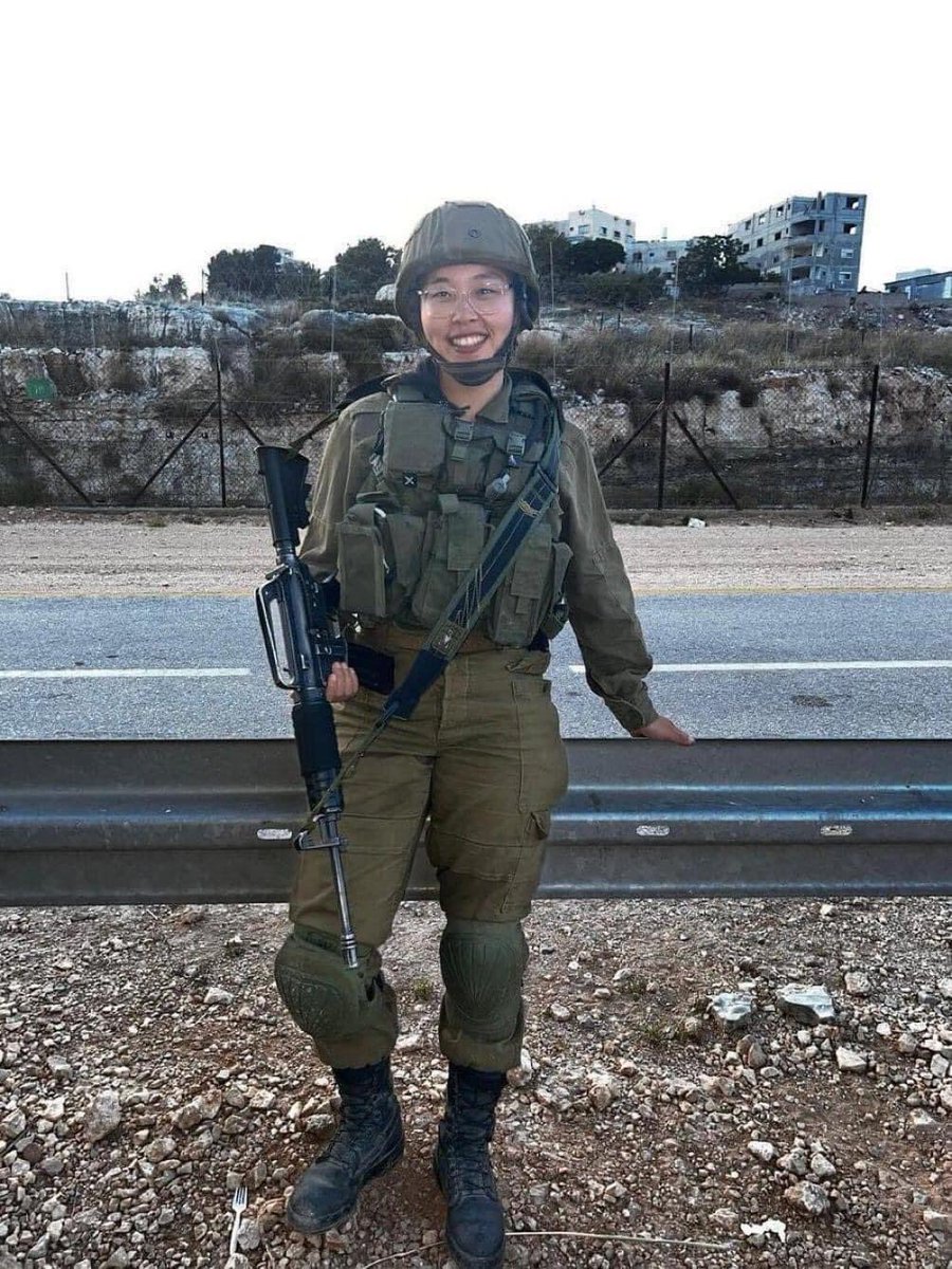 Emelia8z0's tweet photo. A chinese jew…fighting for her ancestors land. https://t.co/e3g5Zfp3oK