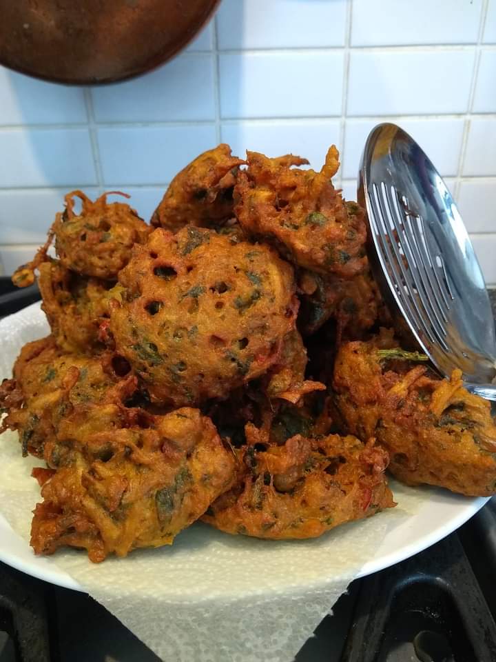 My vegetable pakoras with fresh spinach & coriander don't get any better than this 🍴💖 @FoodNetwork @gbchefs @HourKent @ProducedinKent @SaturdayKitchen @ProducedinKent