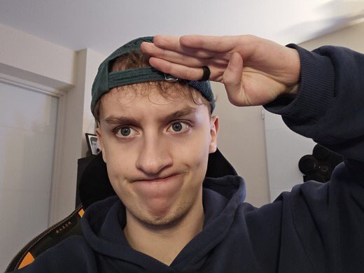 LetsFloGo's tweet photo. @LetsHugoYT 
Morgen https://t.co/IiNZD5TQCs