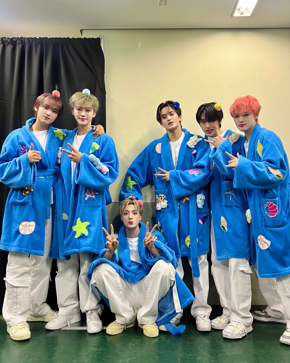 NCT DREAM 첫 단독 도쿄돔이 끝이 났어요오오 😆🥹 꿈의 공연장에서 무대를 해가지구 그런가 지금 기분이 몽글몽글 하네요ㅎㅎ☺️☺️🙂‍↕️ 행복하게 해주셔서 진짜 감사드리고 여러분도 앞으로 쭉쭉 행복했으면 좋겠어요 좋은 사람들은 행복해야 맞는거잖아요!🙂‍↕️🙂‍↕️🙂‍↕️🙂‍↕️ 건강하시구 다음에