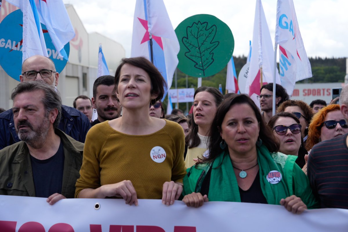 anaponton's tweet photo. Multitudinaria manifestación en Palas contra a bomba ambiental de ALTRI.

Orgullo dunha cidadanía rebelde que non se resigna e que reacciona desde a dignidade en defensa do seu medio de vida, do seu futuro e do seu País. 

No BNG, sempre ao lado da xente!

#AltriNon https://t.co/Cok8IQpZDy
