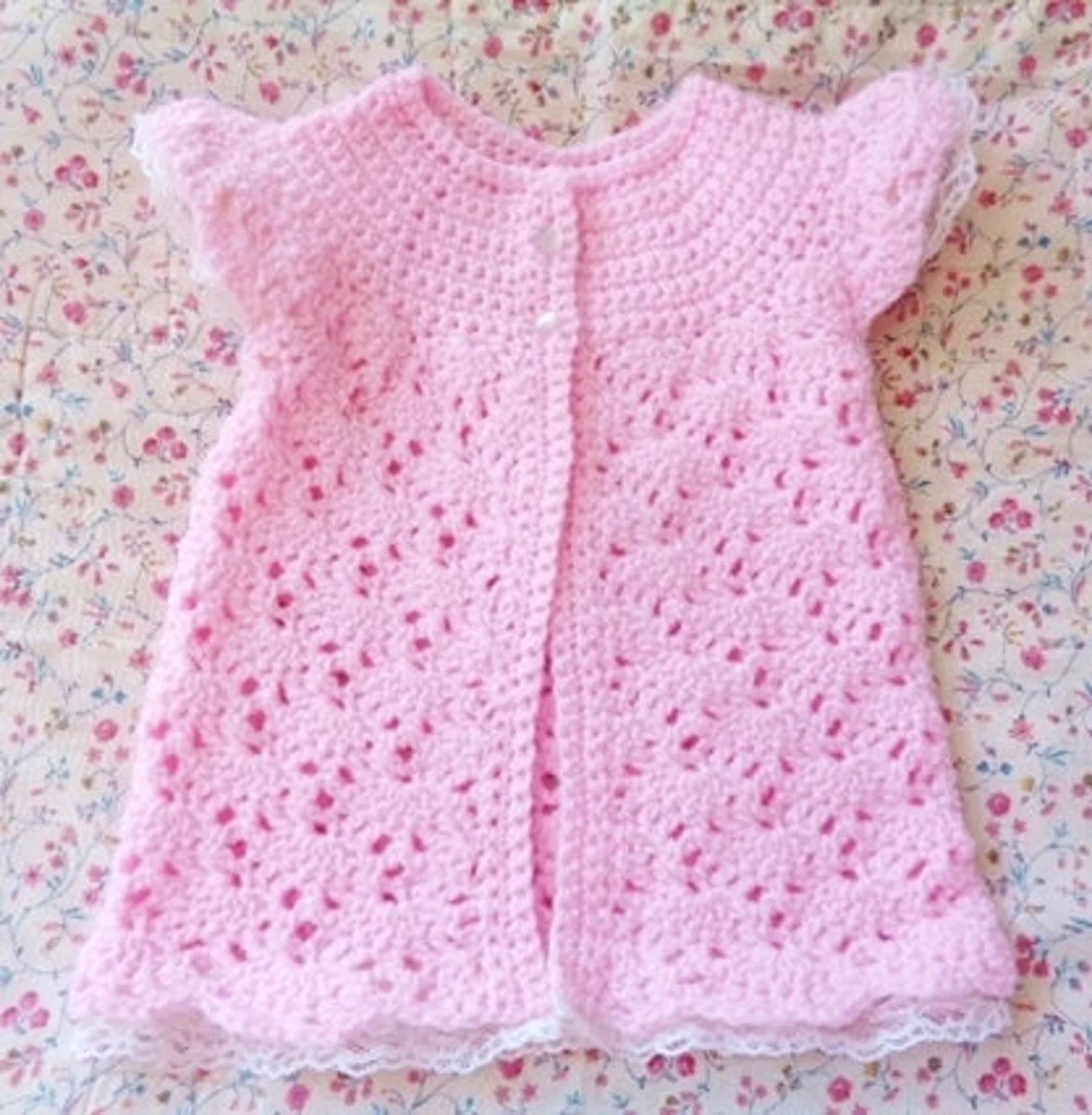 etsy.com/listing/541836… @MagdaleneKnits #CrochetedInfantSweater #PinkLaceTrim