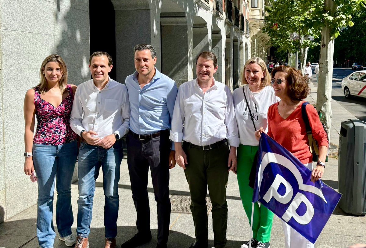 En la Puerta de Alcalá 
📣 <a href="/NunezFeijoo/">Alberto Núñez Feijóo</a> “Retire la ley de amnistía y vayamos con la verdad por delante".

El 9 de junio #TuVotoEsLaRespuesta y se tiene que escuchar en toda Europa 🇪🇺.<a href="/ppopular/">Partido Popular</a>.