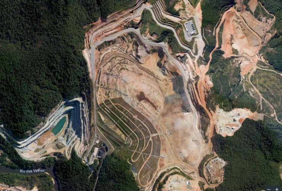 Minas de Anglogold Ashanti cerca a la ciudad de Belo Horizonte en Brasil. Imágenes: Google Earth. @susanamuhamad @AlvaroPardo8
¡En Jericó y el Suroeste antioqueño no nos merecemos semejante pesadilla!. #JericóSinMinería #FueraAnglogold 👇