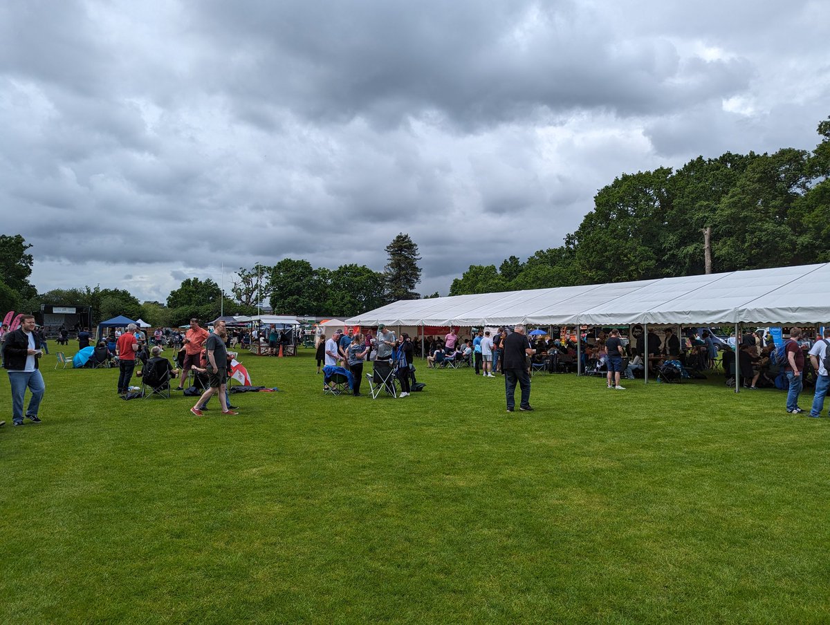 The sun's out for <a href="/BracknellAleFst/">Bracknell Ale & Cider Festival</a> and it definitely hasn't just rained and certainly isn't just about to again 😎