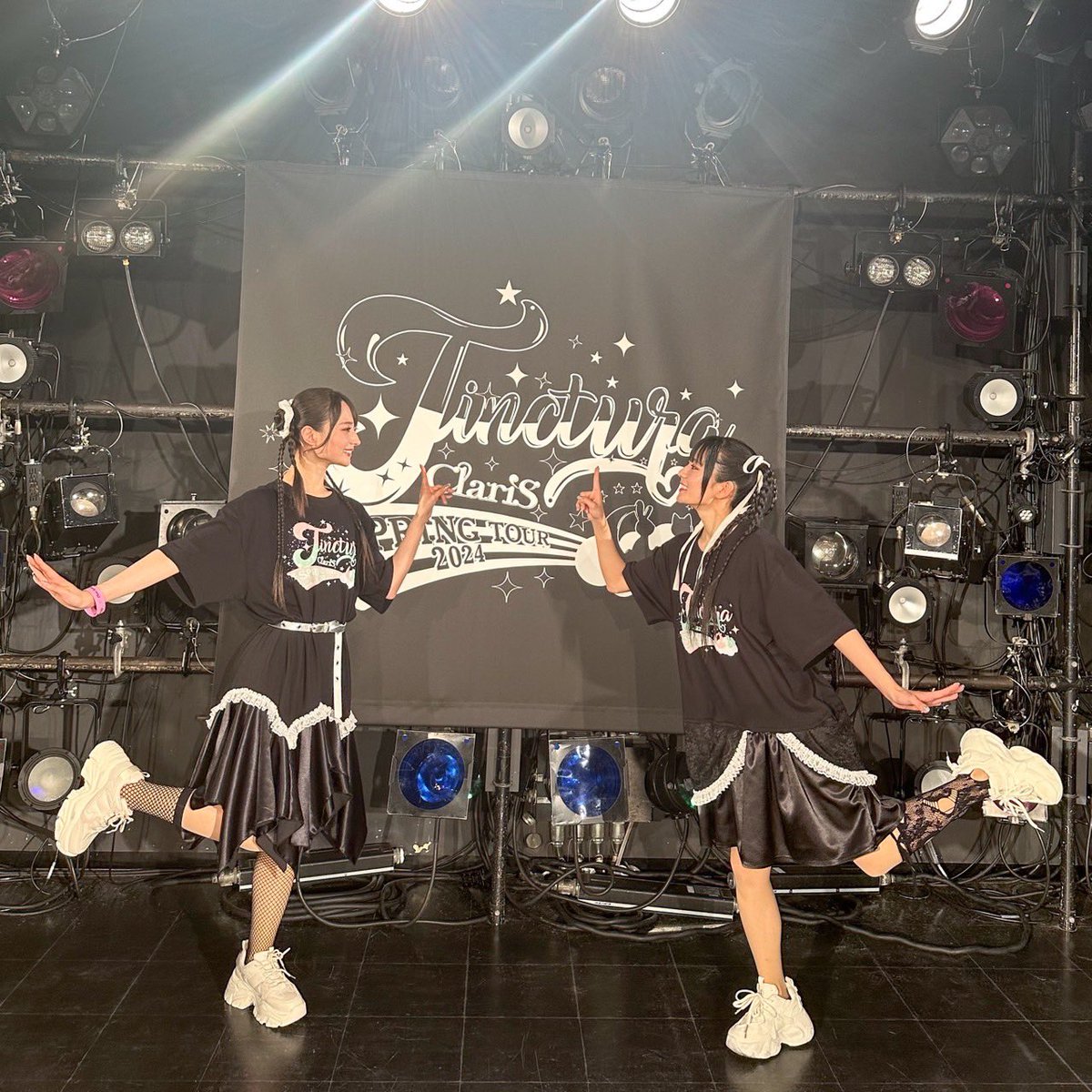 #ClariS_Tinctura in 広島クラブクアトロ
ありがとうございました〜💓
みんなの声がずーっと鳴り止まない、最高に熱々時間になりました🥰
やっと会えた方もいっぱいいてすごく嬉しかったな🎶また来れるように頑張るね💕︎
みんなもまた会いにきんさいね〜🦌🍁

🐰 #ClariS 🐱

 #広島グルメ食べたい