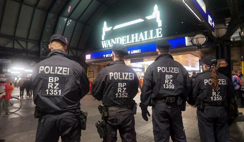 Großkontrolle am Hauptbahnhof: Polizei überprüft 270 Menschen – und wird fündig bit.ly/3Vfbqmg