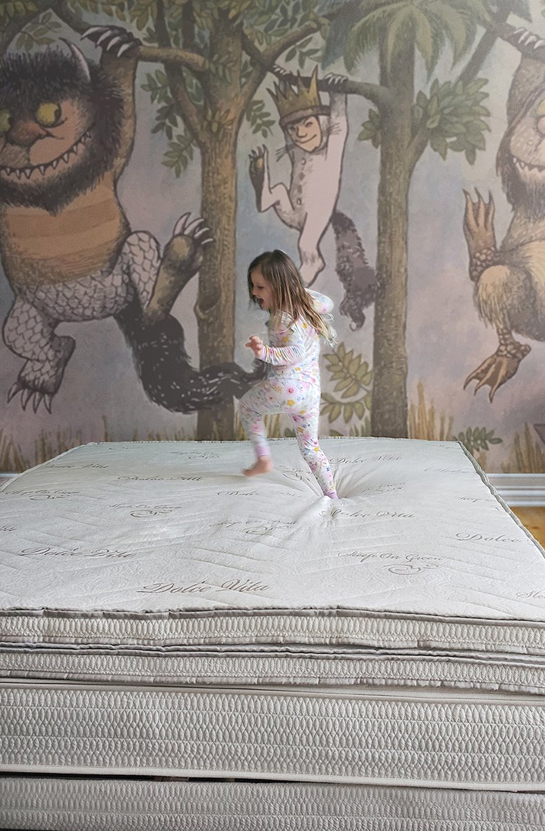 Our mattresses are designed to be completely noise-free and minimize motion transfer, ensuring a peaceful and undisturbed sleep every night.

@miamiironside #sleeponacloud #review #comfortable #mattress #pillow #hypoallergenic  #green #allnatural #chemicalfree #luxury