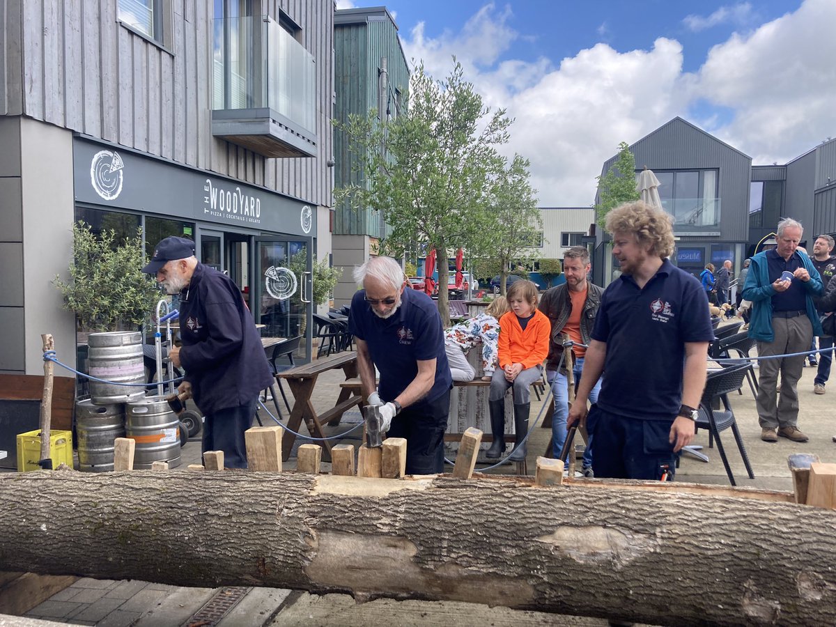 SharonKindleys's tweet photo. #Cleaving an Ash Tree @SaxonShipCo #SaxonFestival #Longshed https://t.co/hTsC5sV9TN