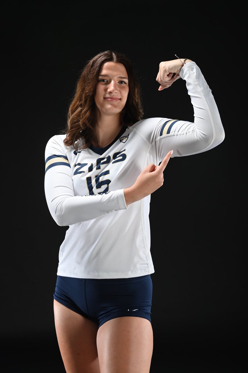 𝗛𝗔𝗣𝗣𝗬 𝗕𝗜𝗥𝗧𝗛𝗗𝗔𝗬! 🎉 happy birthday to pin hitter, Sarah Bettis. We hope you have the best day!  #gozips