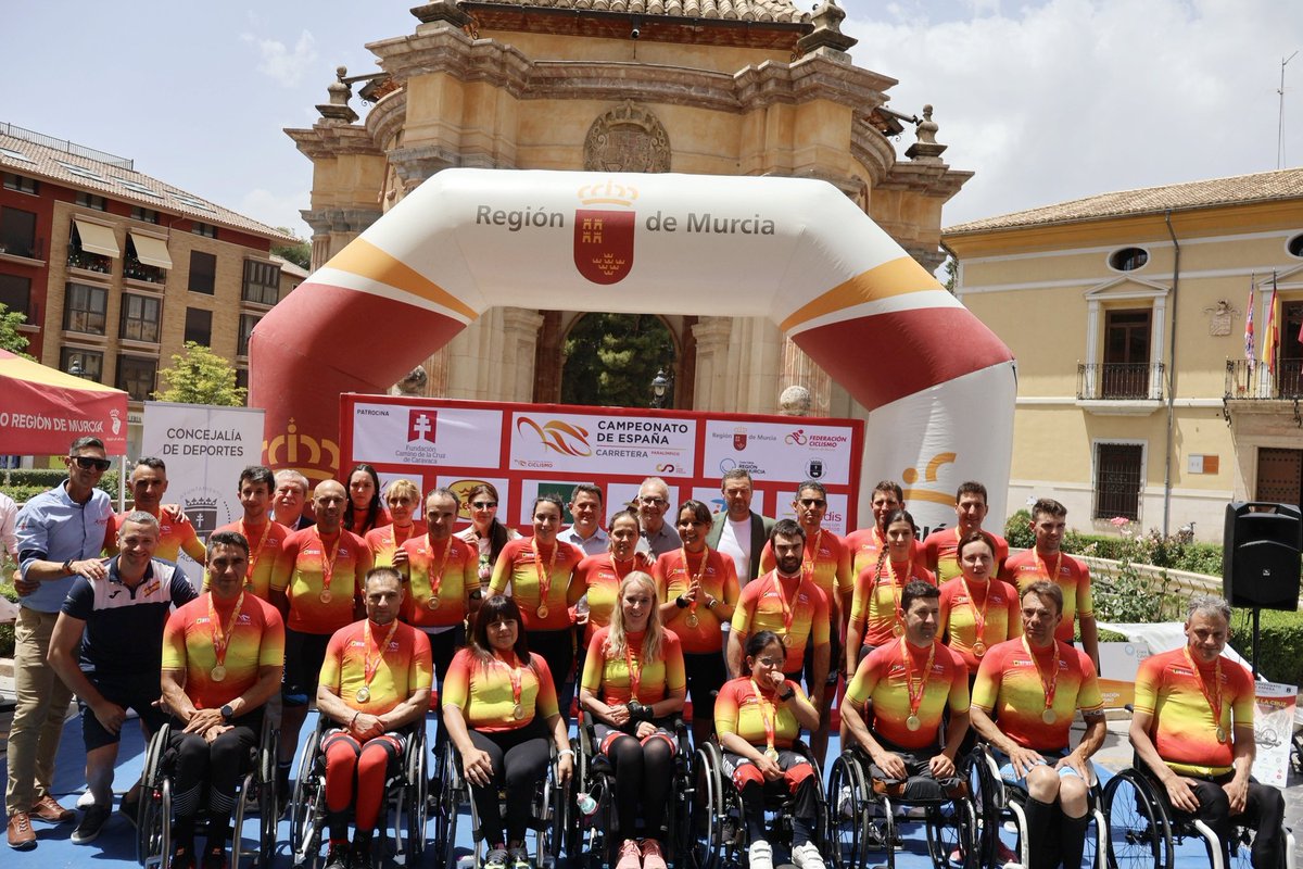 #CEParalimpicoCaravaca24 | 📸 Cerramos un sensacional fin de semana de ciclismo paralímpico en Caravaca de la Cruz con la foto de todos nuestros campeones de España este domingo 👏 ¡Enhorabuena a todos! @FedCiclismoRM @AytodeCaravaca