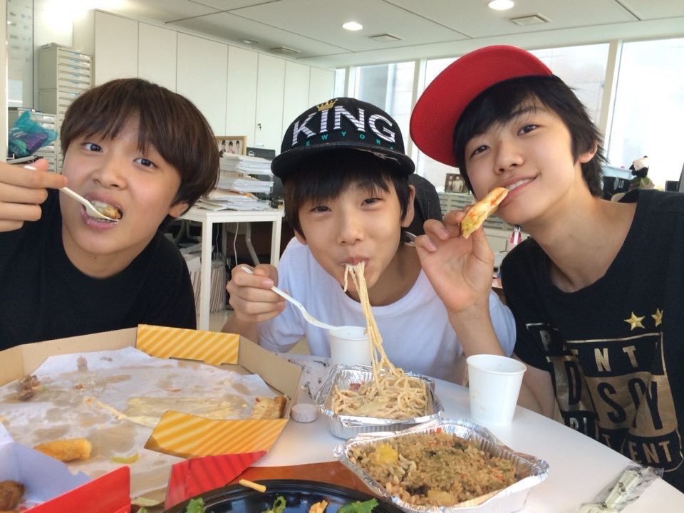 잼앤동앤성늑춤동의만남
너무축하해요