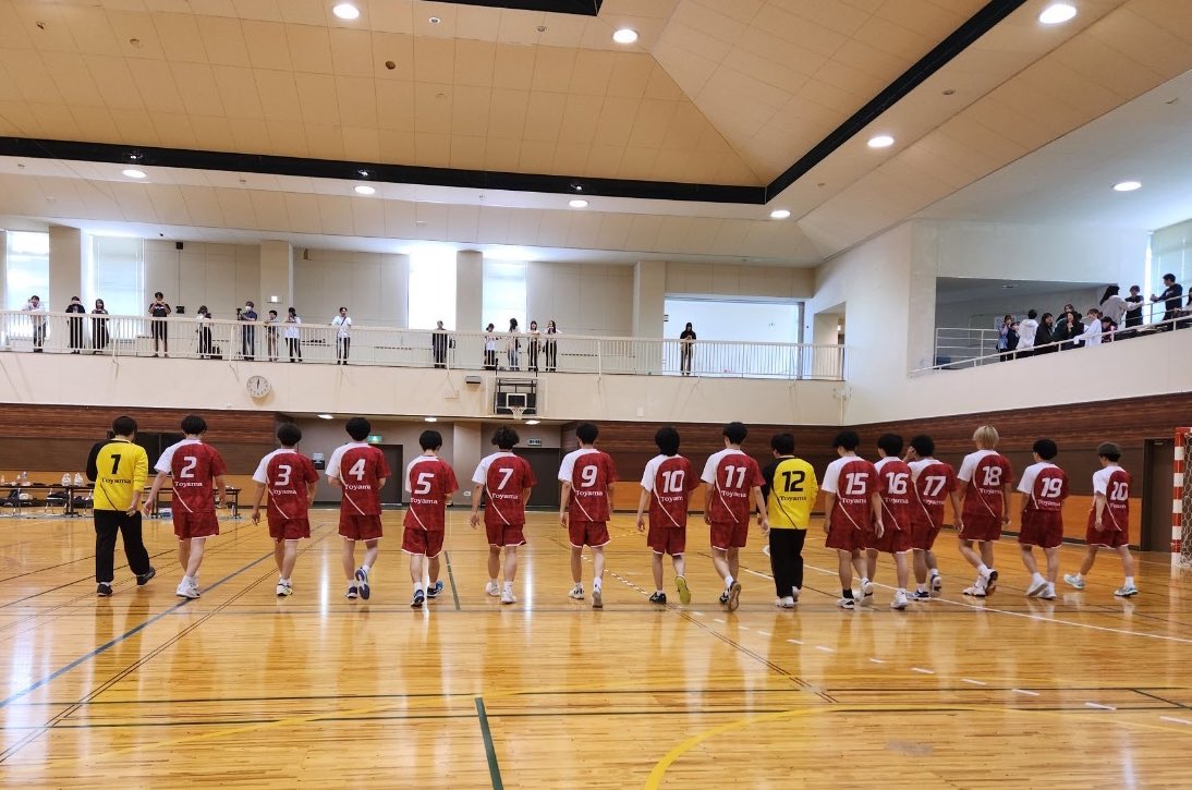 tomidai_hand's tweet photo. 本日春北最終日、信州大学さんと対戦し38-23で勝利しました。
目標であった二部優勝・一部昇格を果たしました！
敢闘賞には本日10得点で得点王の内田が選ばれました🎉
たくさんの応援本当にありがとうございました🙇‍♀️

これからもさらなる高みを目指して頑張ります🔥
応援よろしくお願いします！ https://t.co/W8xBeKzw8I