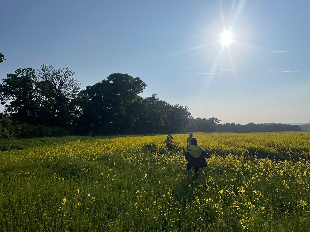 1st Limekilns brownies have really enjoyed the <a href="/GirlguidingScot/">Girlguiding Scotland</a> #growandexplore2024 challenge badge.  We had a great visit last week in glorious sunshine to visit Leckerstone farm and this week they made a scarecrow.  The scarecrow will feature in the local scarecrow festival.