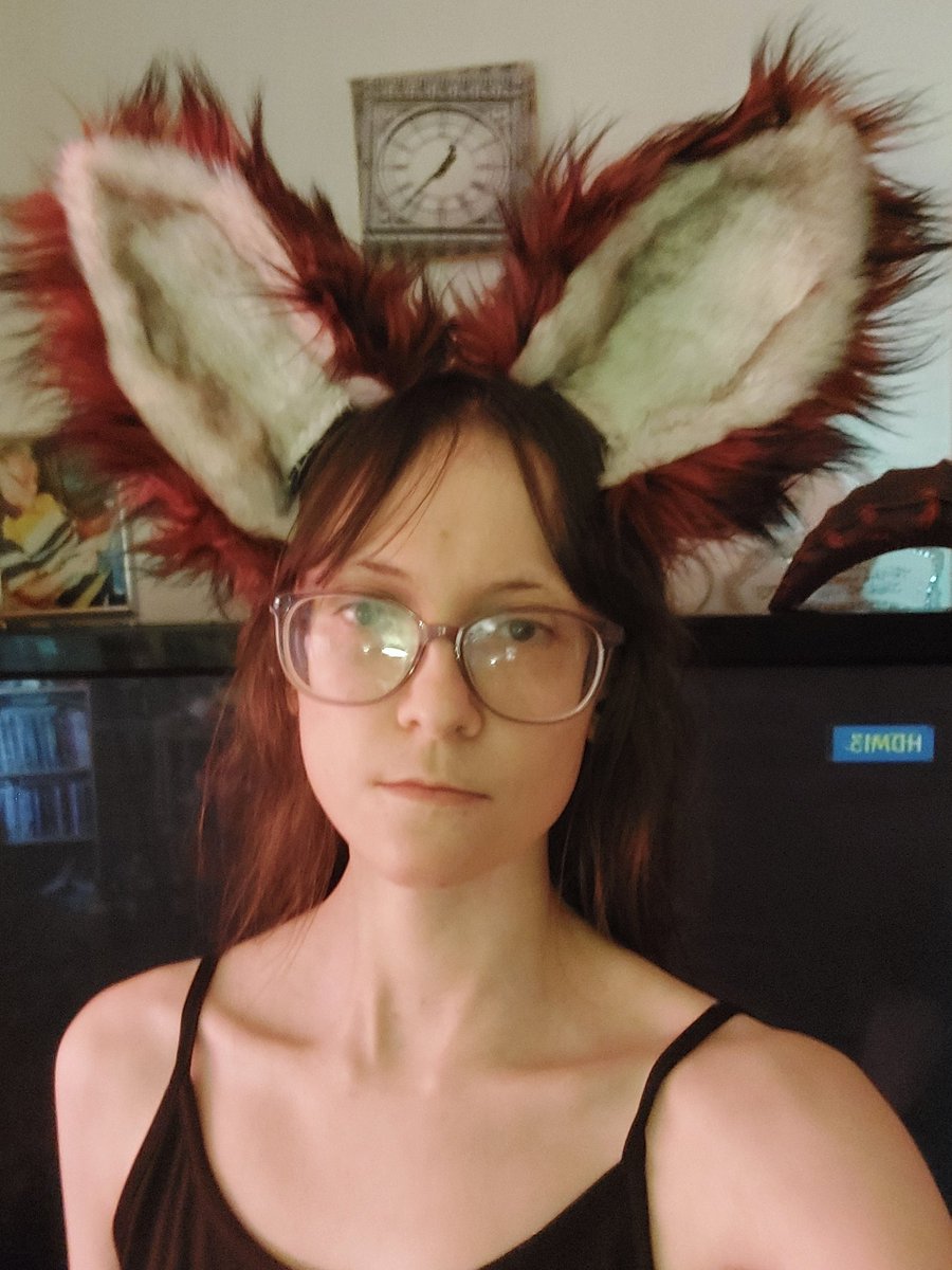 My foxy the pirate ears came by 

etsy.com/uk/shop/KCsCur…

Sadly sold out but you can find their work 

#furry #furries #cosplay #fnaf