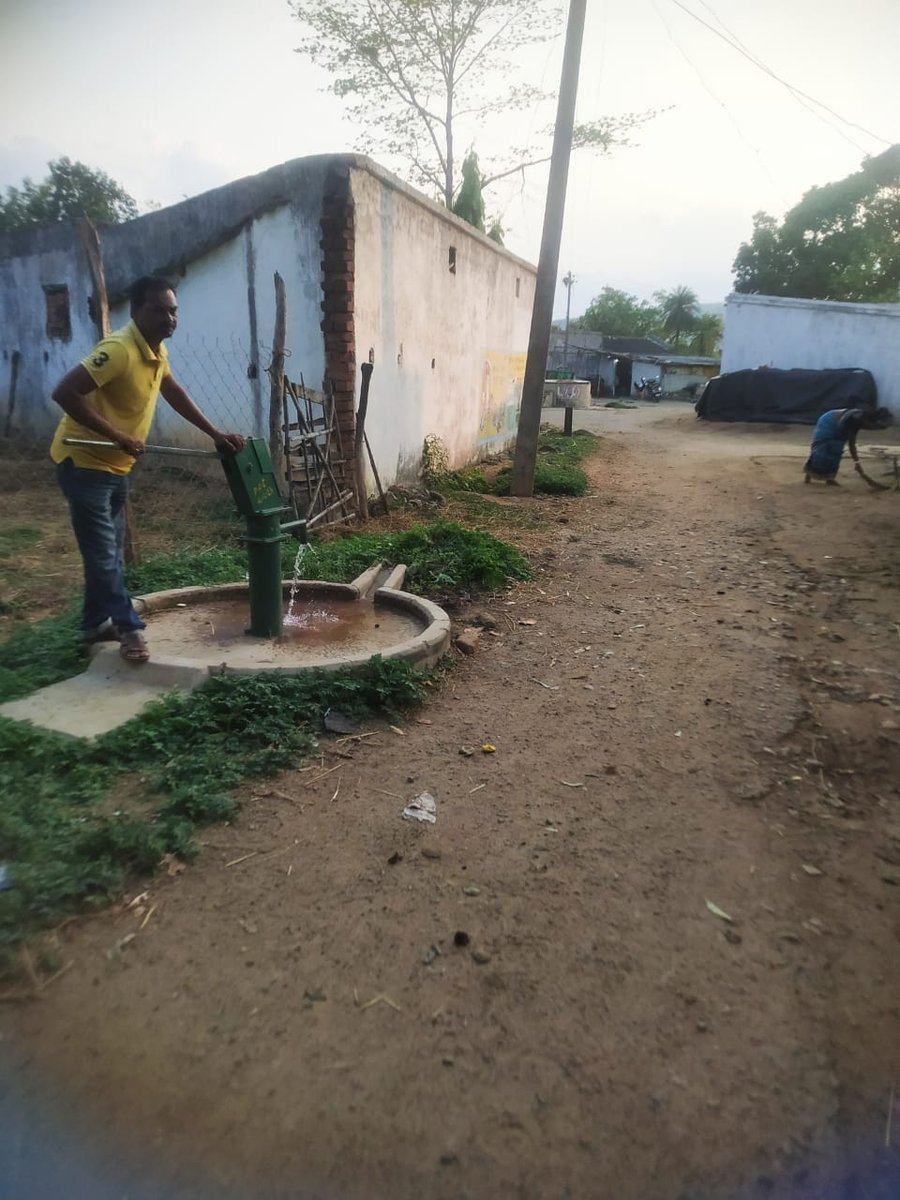 @akshya_patra @PRDeptOdisha @lohanisk1 @DistAdmKeonjhar @CMO_Odisha @Naveen_Odisha @PradeepJenaIAS @RWSS_Odisha @Vkpandianfancl1 @nabina_odisha @_anugarg @GovernorOdisha Naranpur GP,Saharapasi  Village,  Mohanta Sahi having 15 households.
There are 1 TW and one open well in running condition.
This village is to get drinking water though FHTC by July end from ongoing mega PWS.
