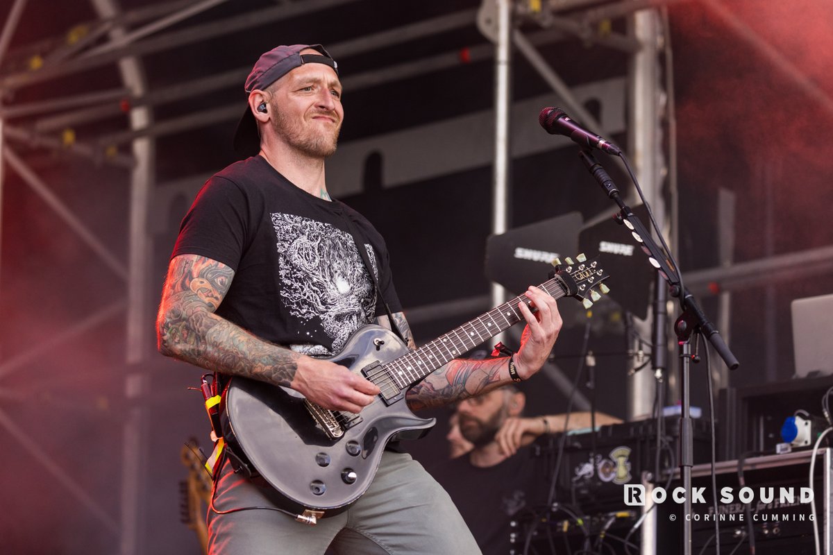 Rock Sound tweet media