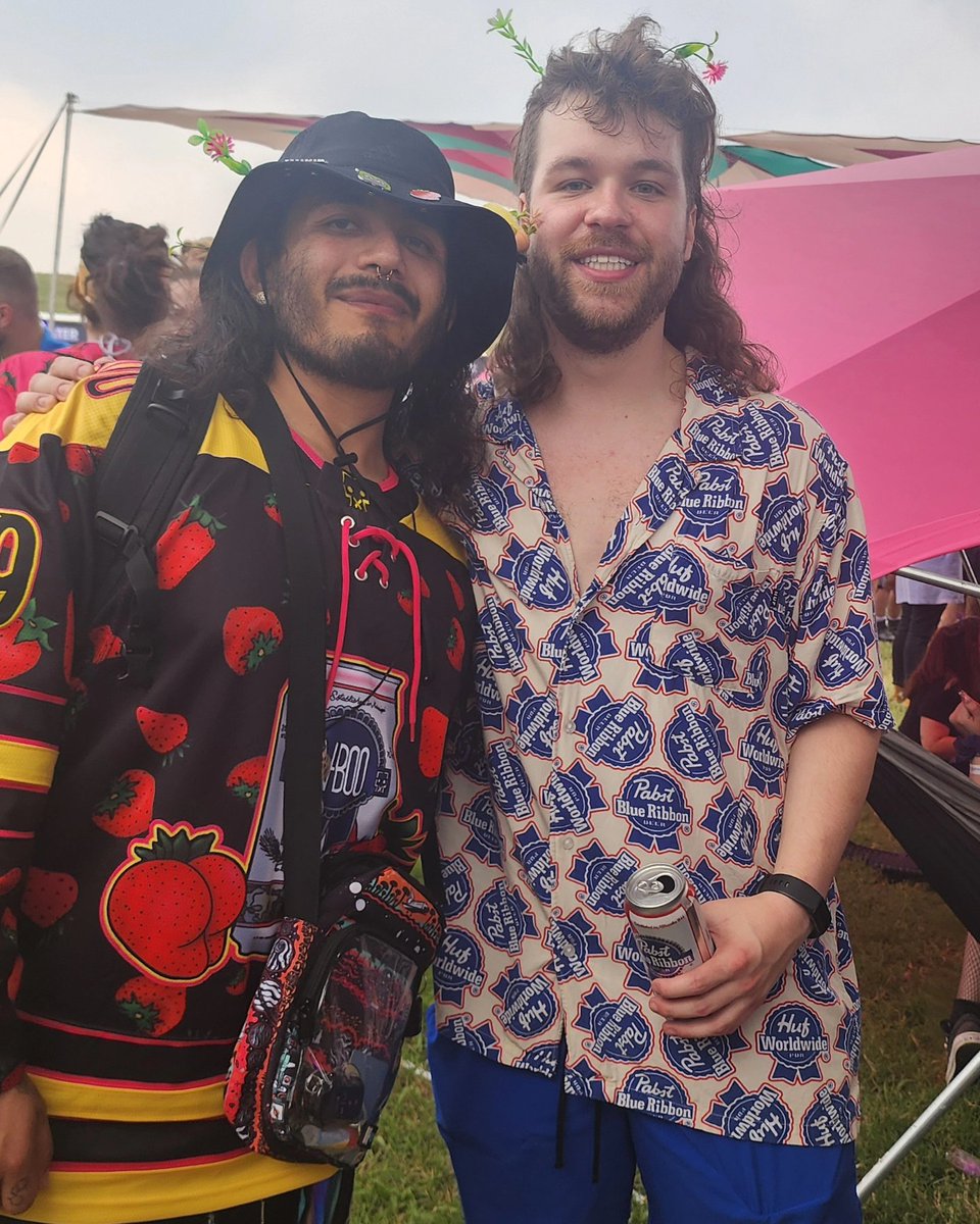 bassfacepins's tweet photo. Met the sexiest Dj @musicbytvboo and gave him the Skrawberry pin I made โฅ๏ธ ๐ #edm #ubbidubbi #dubstep #Skrawberry #tvboo #festival https://t.co/rs2KZIYclP