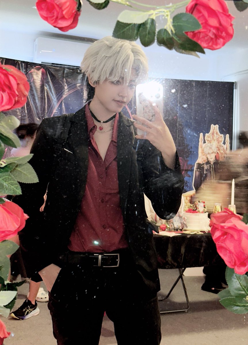 Merumel00's tweet photo. คาเฟ่คุมธีมหล่อมากคับ🥹 โลโก้ชื่องานสวยมาก สตาฟก็น่ารัก ขอบคุณสตาฟที่จัดคาเฟ่นี้ขึ้นมานะค้าบ
#MagicRose_EH https://t.co/ekqVeEv5wB