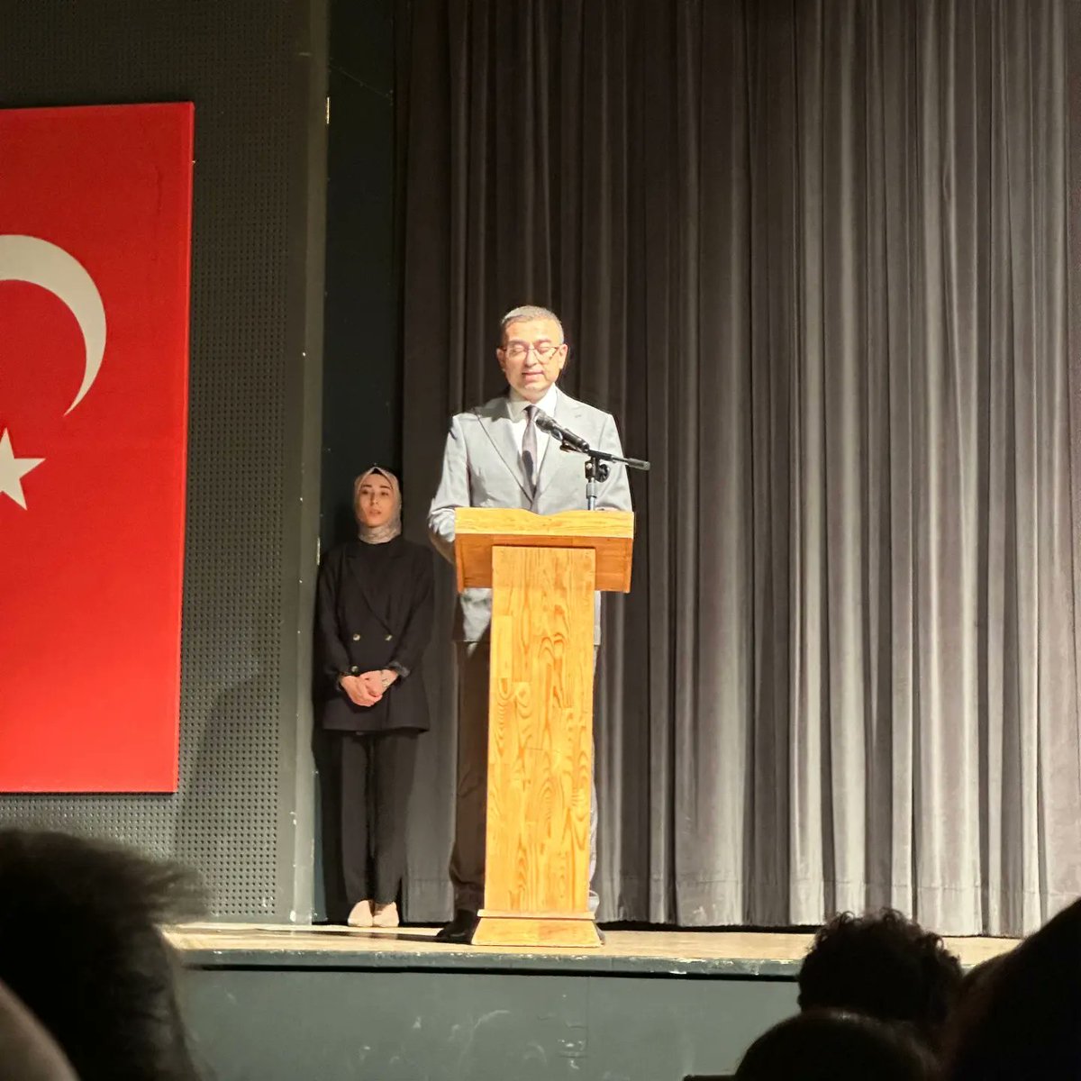MogluAlper's tweet photo. 1920-1921 yıllarında  Yalova ve çevresinde yaşanan katliamları konu edinen "Gülnihal" adlı belgeselimizin ilk gösteriminde bizleri yalnız bırakmayan; Türk Ocakları Genel Başkanı Prof. Dr. Mehmet Öz, Türk Ocakları Genel Sekreteri Prof. Dr. Emrah Şenel, + https://t.co/JwmelO0Hw5