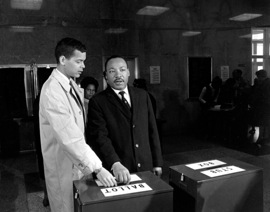 TheKingCenter's tweet photo. On May 26, 1965, the US Senate passed the historic Voting Rights Act with a vote of 77 to 19! This marked a crucial step for equal voting rights. Let's keep pushing for progress and equality. #VotingRightsAct https://t.co/xG7vPMkZ1M