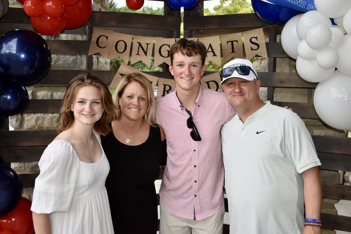 CoachSimo10's tweet photo. Today’s the day where AJ finishes one incredible chapter of his life and begins another! I couldn’t be more excited for what lies ahead! His future is BRIGHT 🌟#OnceARockAlwaysARock💚🖤 #GraduationDay2024🎓☘️#GoBucks❤️🩶 #OneProudMom🥰 https://t.co/KqwJUS4cB7
